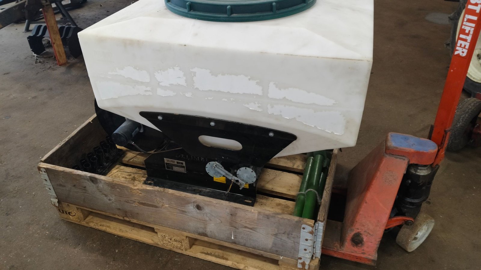 Drillmaschine typu Delimbe T18 Spreder til efterafgrøder, Gebrauchtmaschine v Egtved (Obrázek 2)