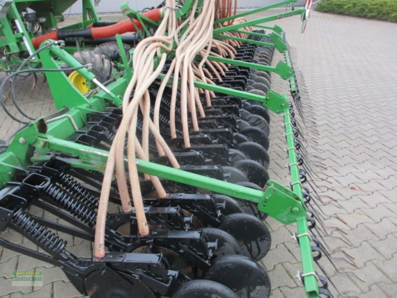 Drillmaschine des Typs John Deere 740 A Isobus, Gebrauchtmaschine in Büren (Bild 12)