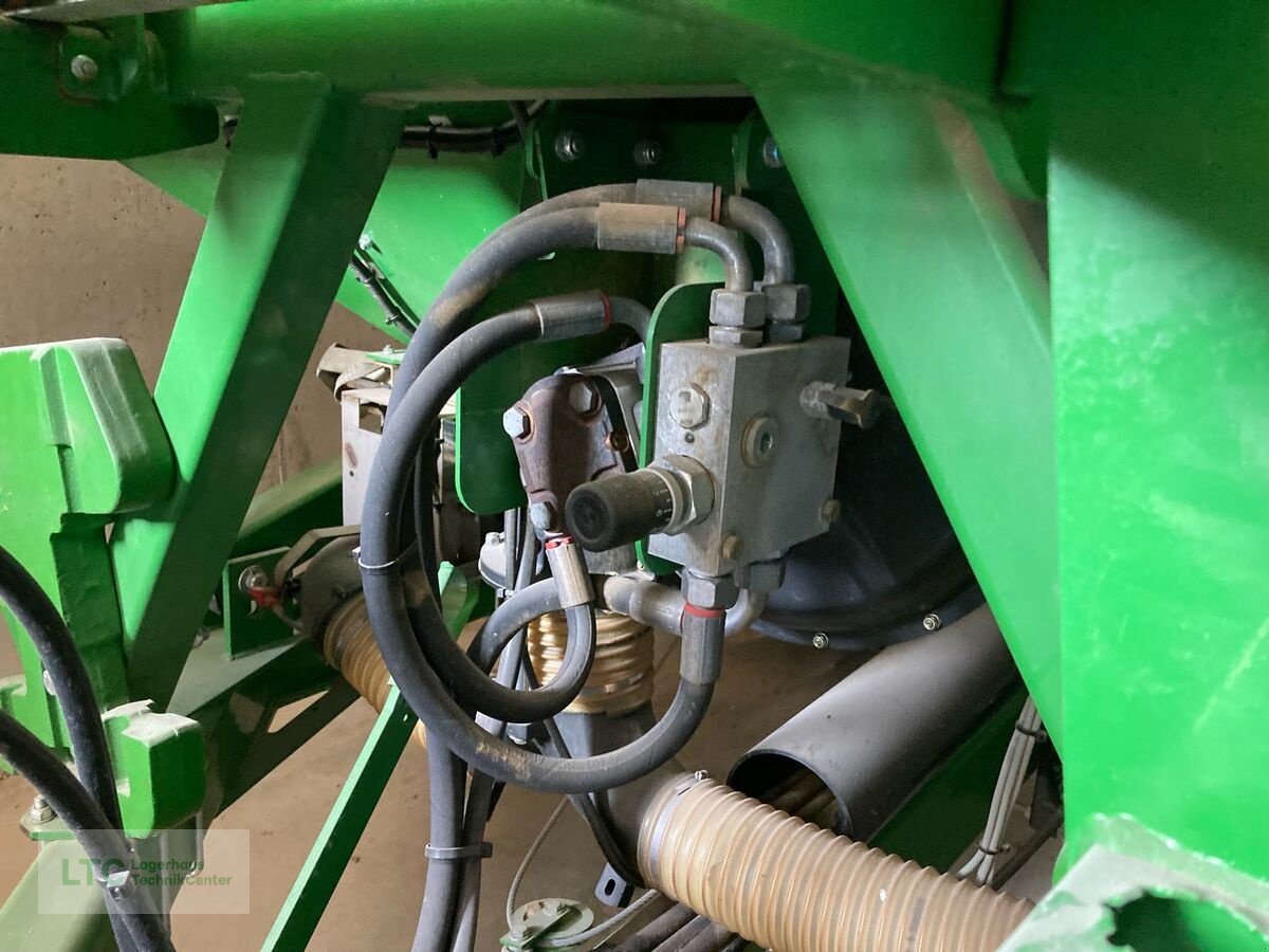 Drillmaschine des Typs John Deere 740A, Gebrauchtmaschine in Großpetersdorf (Bild 2)