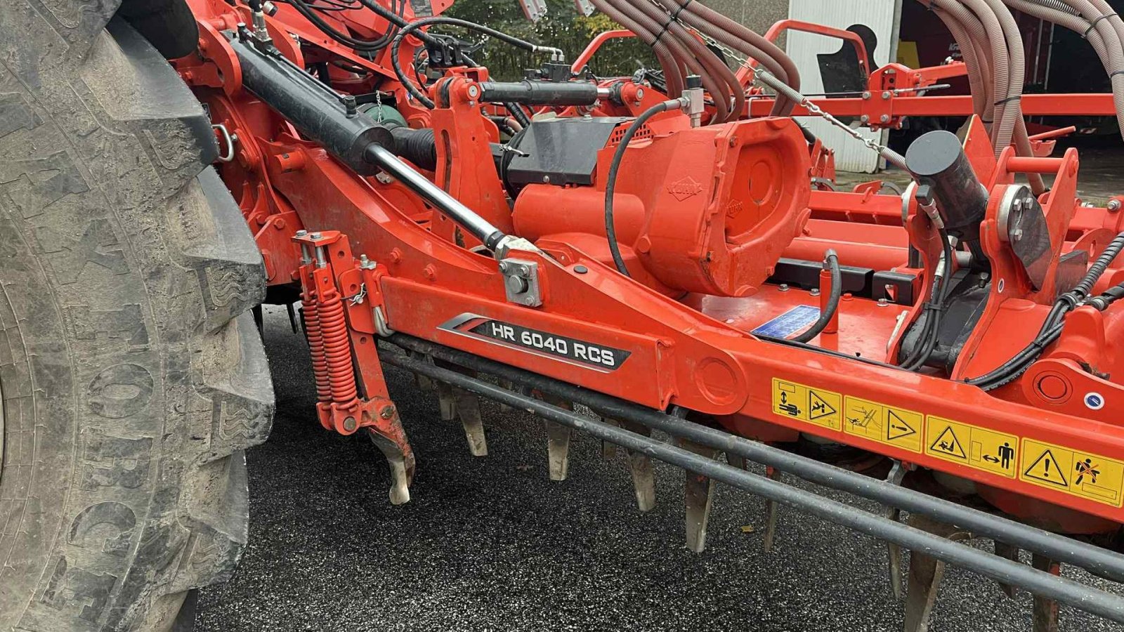 Drillmaschine del tipo Kuhn HR6040 med såmaskine  Med dobbelt kammer fronttank  TF2300, Gebrauchtmaschine en Løgstør (Imagen 4)