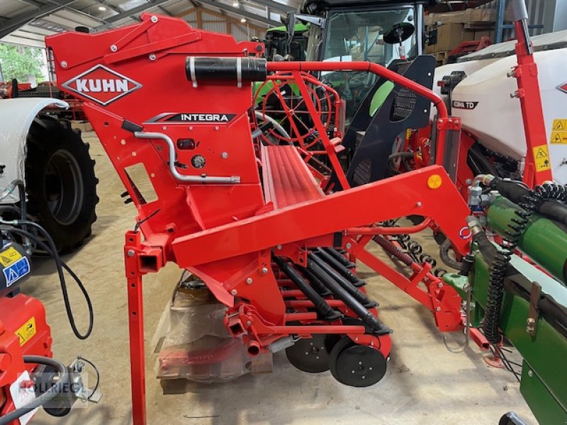 Drillmaschine of the type Kuhn Integra 3003, Neumaschine in Hohenburg (Picture 2)