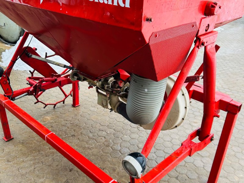 Drillmaschine of the type Kverneland DF-1, Gebrauchtmaschine in Lappersdorf (Picture 1)