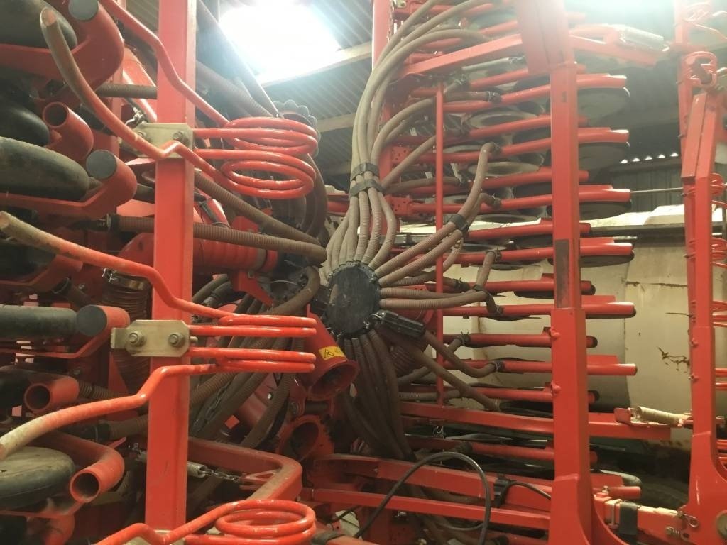 Drillmaschine van het type Kverneland U-DRILL  6m, Gebrauchtmaschine in Mern (Foto 12)