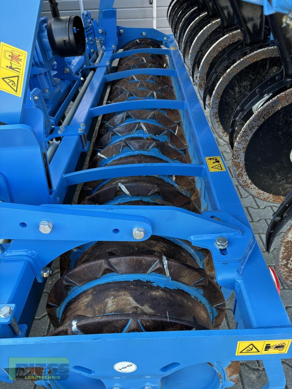 Drillmaschine of the type Lemken SAPHIR 10 + Zirkon 8/300 ISOBUS, Gebrauchtmaschine in Homberg/Ohm - Maulbach (Picture 4)