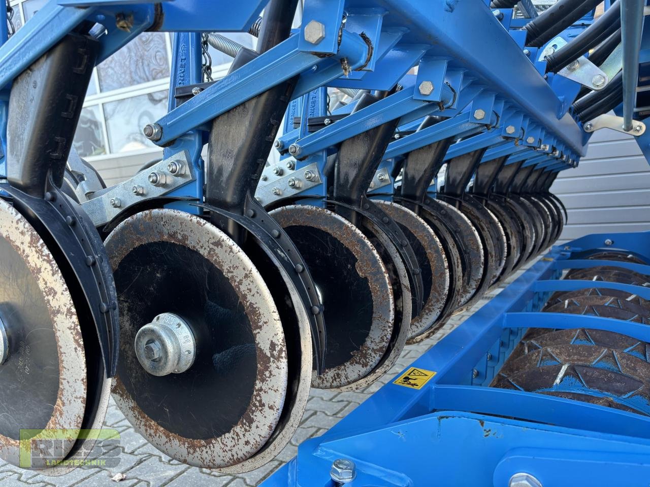 Drillmaschine of the type Lemken SAPHIR 10 + Zirkon 8/300 ISOBUS, Gebrauchtmaschine in Homberg/Ohm - Maulbach (Picture 14)