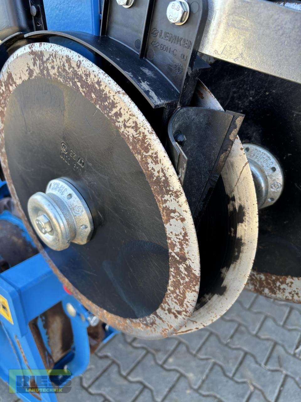 Drillmaschine of the type Lemken SAPHIR 10 + Zirkon 8/300 ISOBUS, Gebrauchtmaschine in Homberg/Ohm - Maulbach (Picture 18)