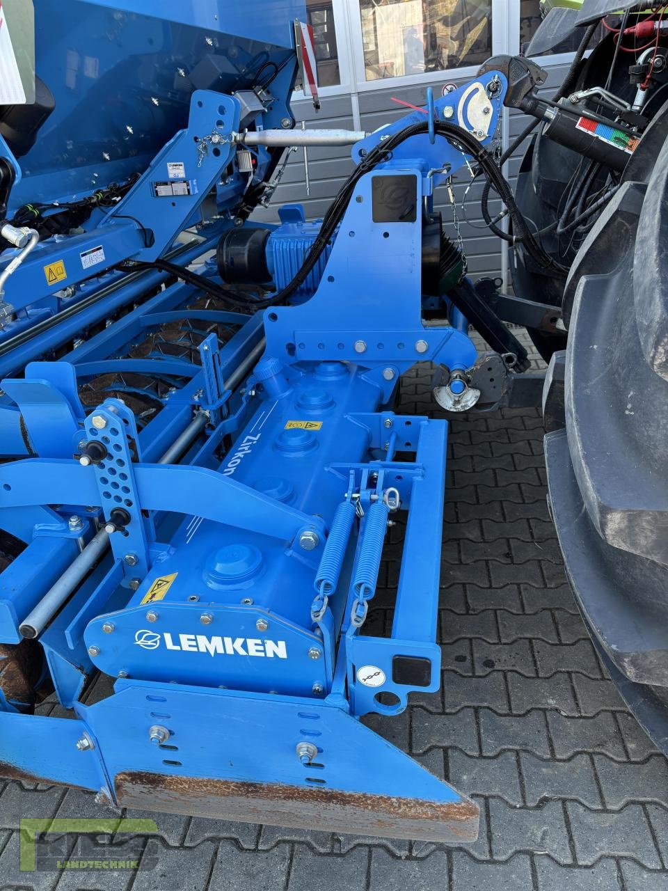 Drillmaschine of the type Lemken SAPHIR 10 + Zirkon 8/300 ISOBUS, Gebrauchtmaschine in Homberg/Ohm - Maulbach (Picture 28)