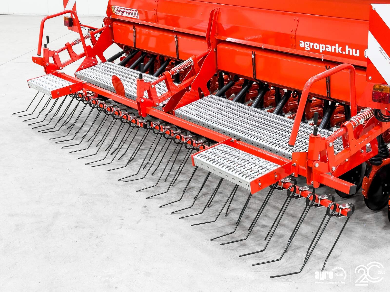 Drillmaschine van het type Maschio Nina 400 seed drill, 4 m working width, 1050 liter seed hopper, 12 cm row spacing, track eradicator, Gebrauchtmaschine in Csengele (Foto 19)