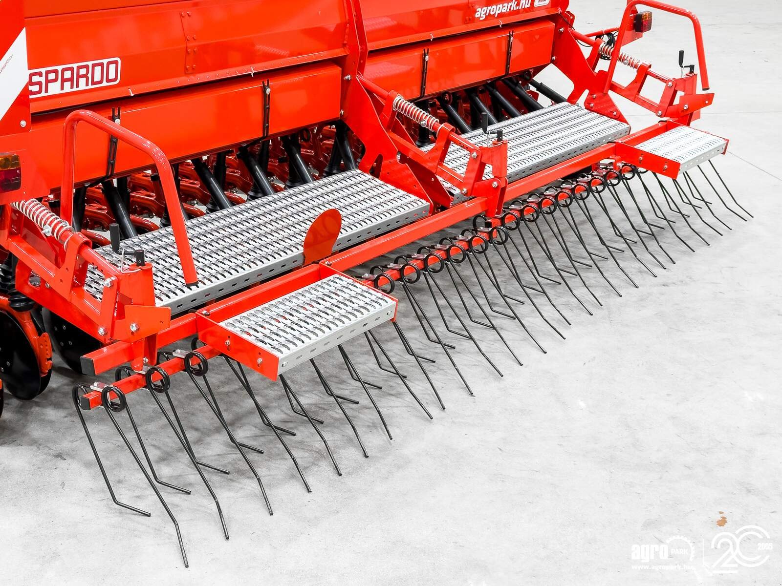 Drillmaschine van het type Maschio Nina 400 seed drill, 4 m working width, 1050 liter seed hopper, 12 cm row spacing, track eradicator, Gebrauchtmaschine in Csengele (Foto 20)