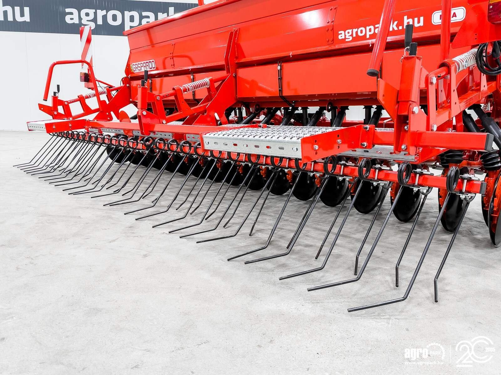 Drillmaschine van het type Maschio Nina 400 seed drill, 4 m working width, 1050 liter seed hopper, 12 cm row spacing, track eradicator, Gebrauchtmaschine in Csengele (Foto 24)