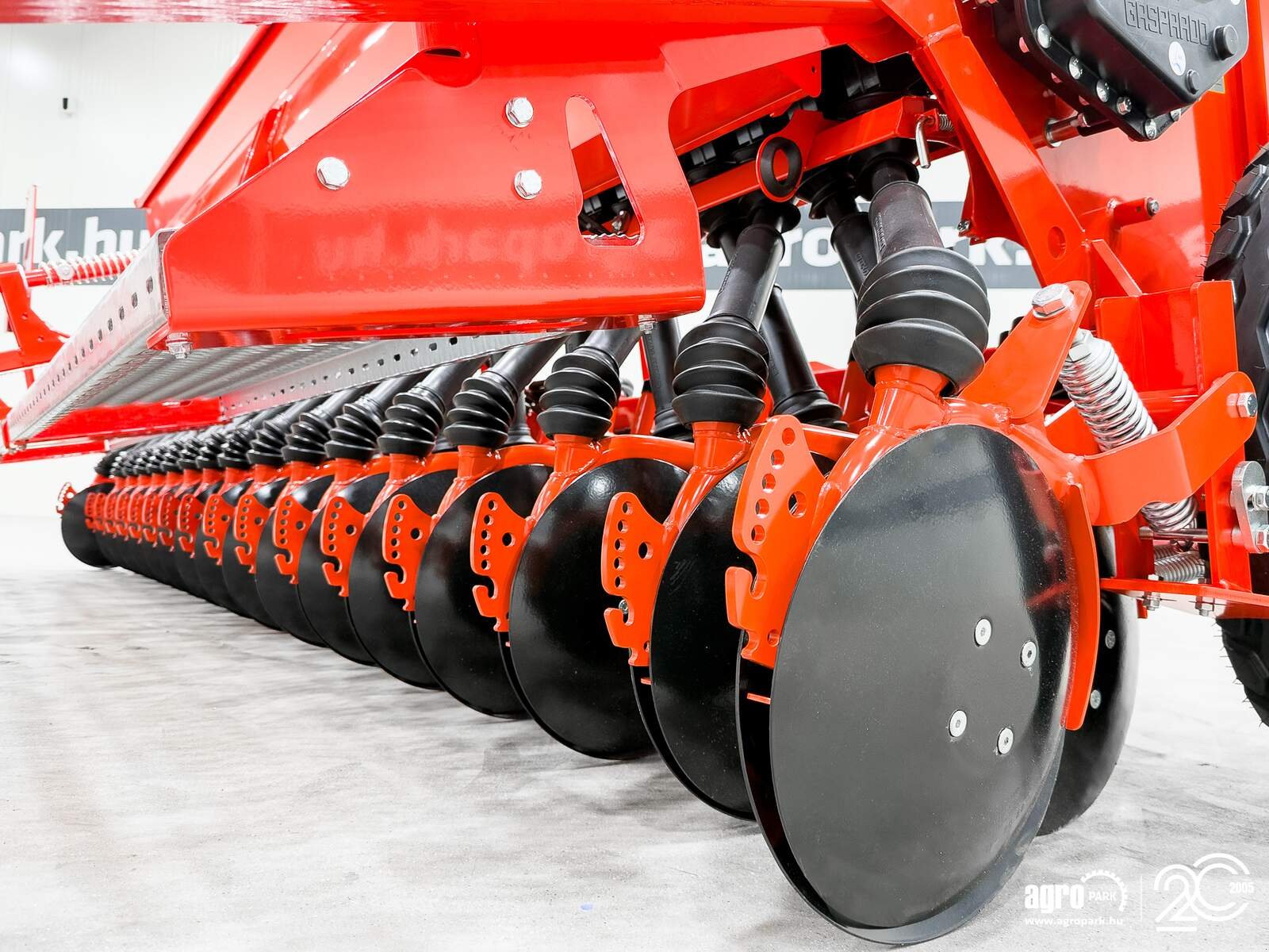 Drillmaschine van het type Maschio Nina 400 seed drill, 4 m working width, 1050 liter seed hopper, 12 cm row spacing, track eradicator, Gebrauchtmaschine in Csengele (Foto 29)