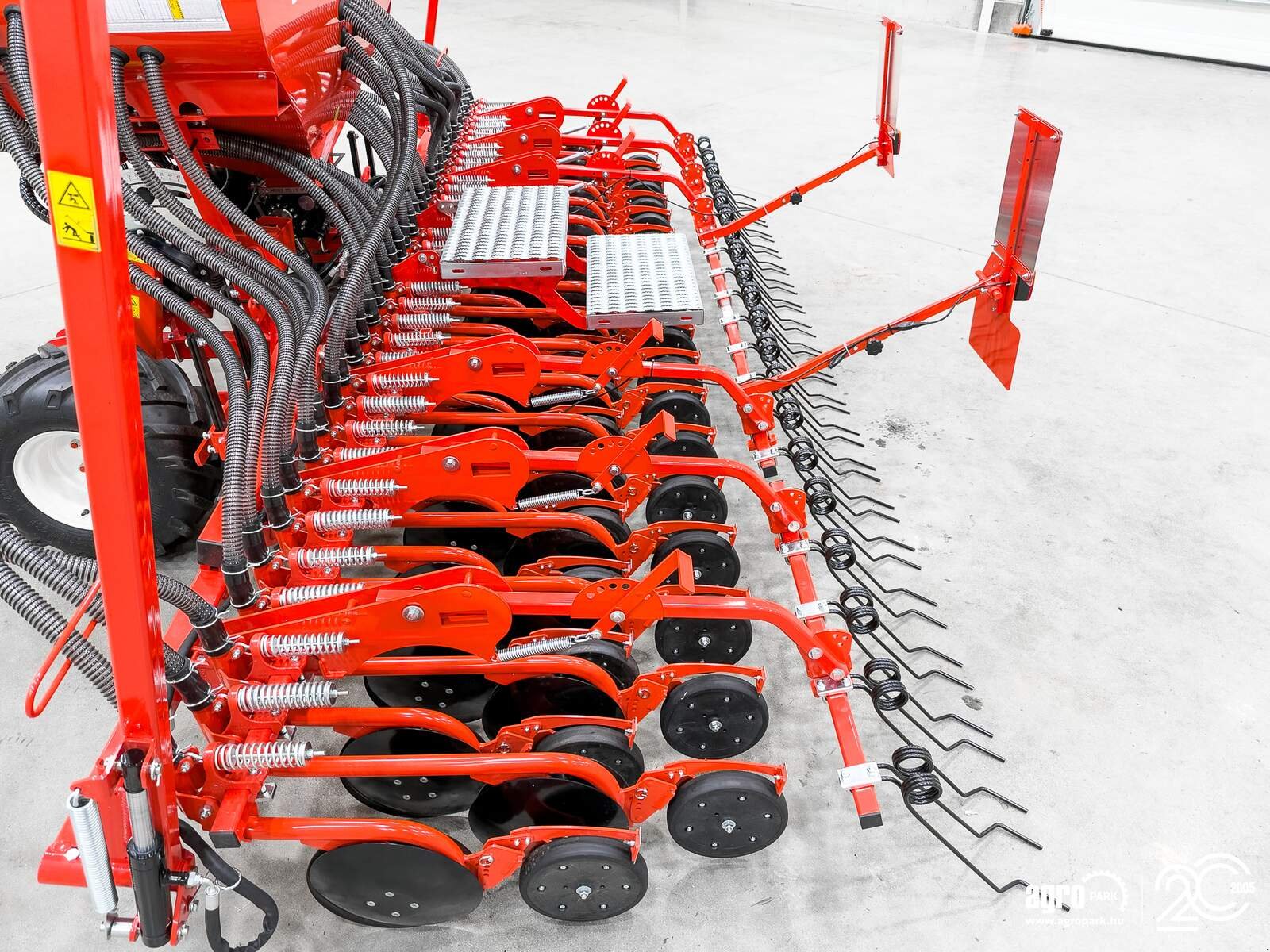 Drillmaschine tipa Maschio Pinta 450/36 4.5 m pneumatic seeder, 1,000 l seed hopper, hydraulic folding frame, Gebrauchtmaschine u Csengele (Slika 13)