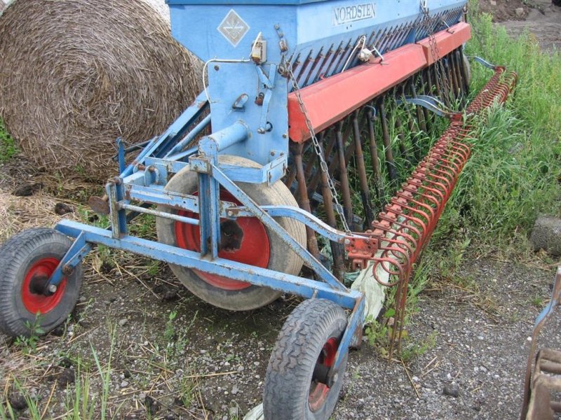 Drillmaschine of the type Nordsten 4m m. efterharve transportvogn, sporløsner, efterharve., Gebrauchtmaschine in Høng (Picture 1)