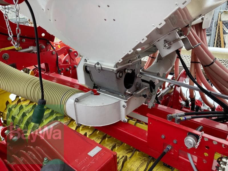 Drillmaschine des Typs Pöttinger AEROSEM 3002 ADD 24R, Vorführmaschine in Giebelstadt (Bild 9)