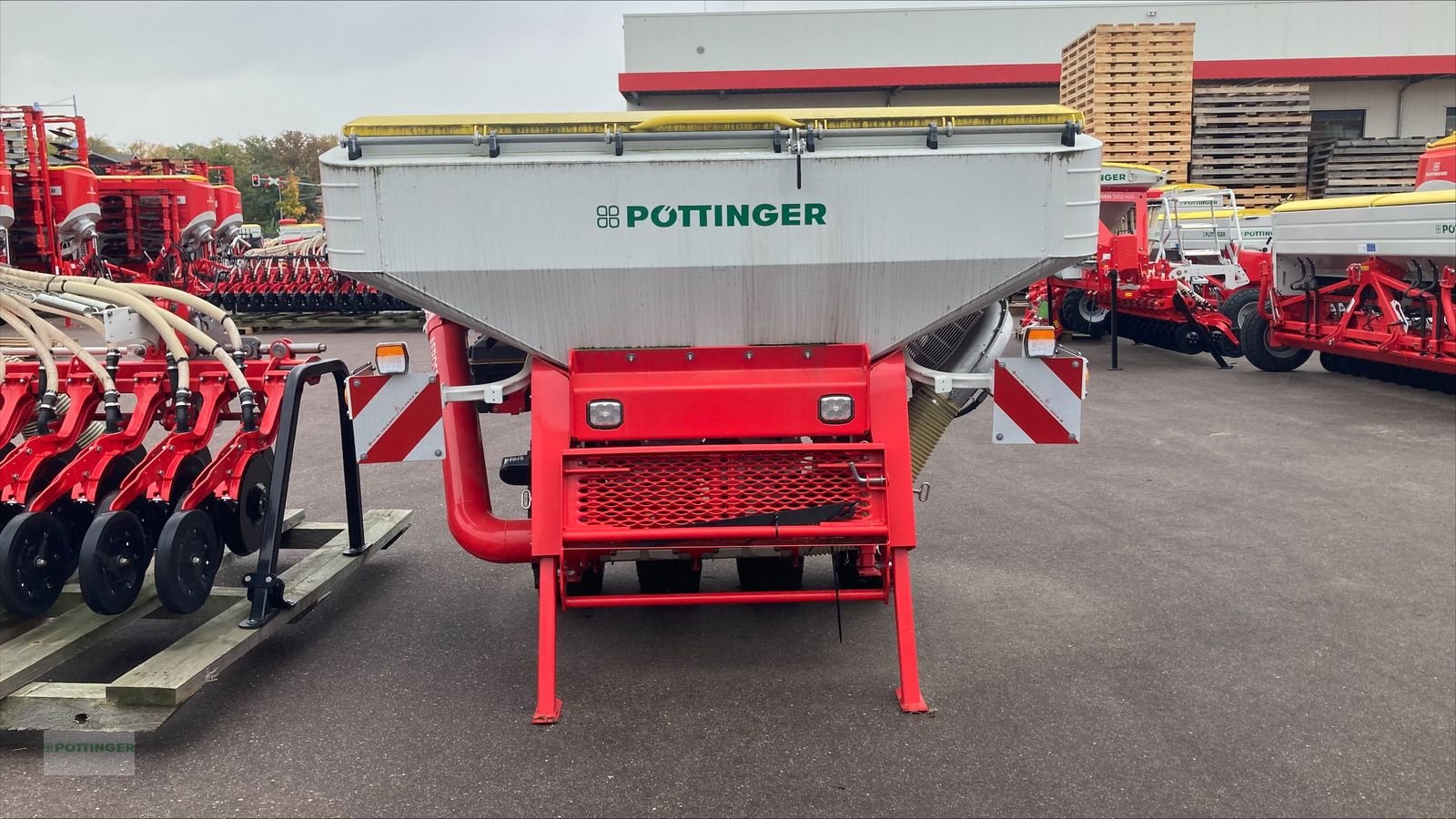 Drillmaschine typu Pöttinger AEROSEM 6002 FDD, Gebrauchtmaschine v Grieskirchen (Obrázek 4)