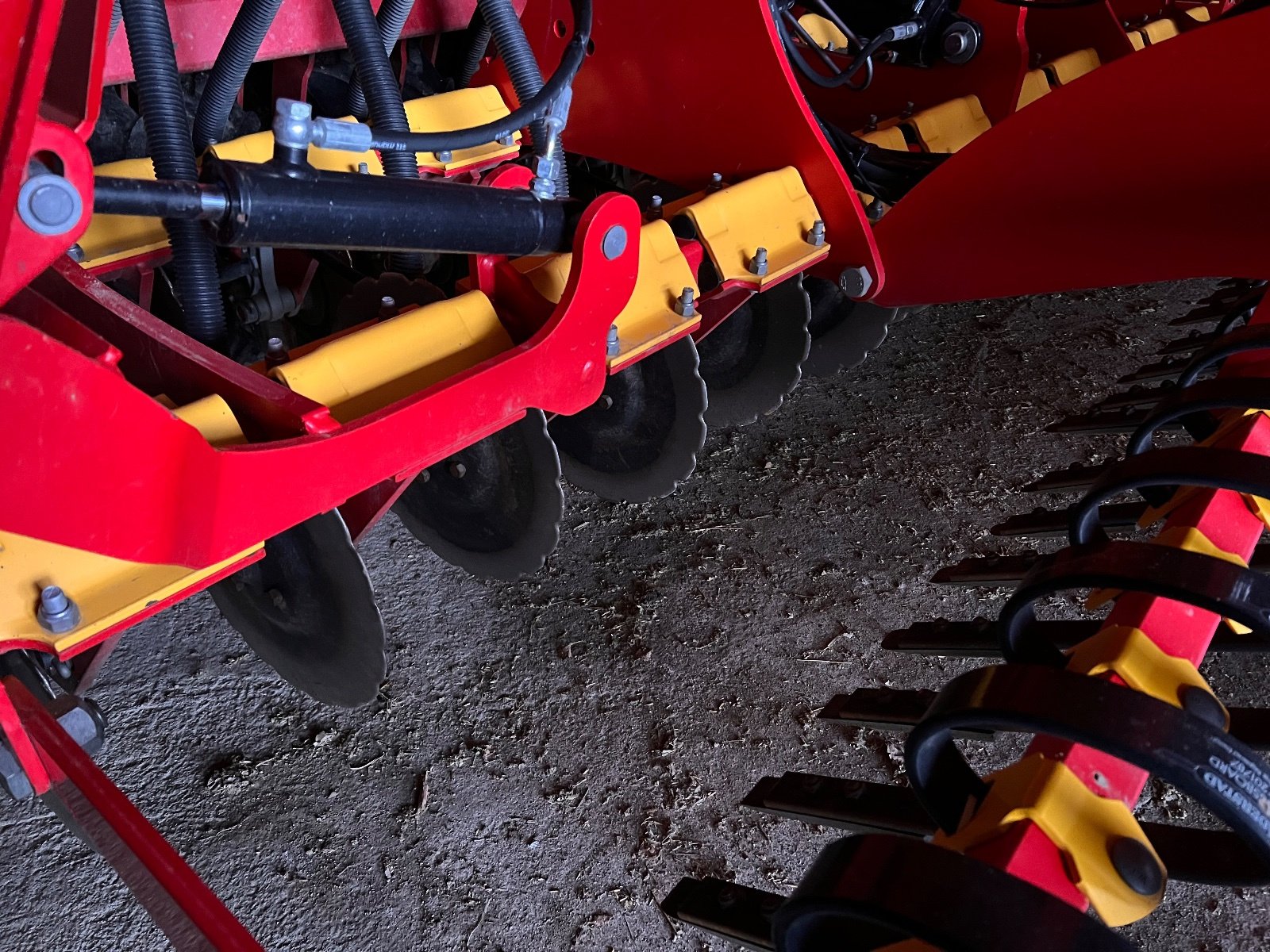 Drillmaschine of the type Väderstad Rapid 300 S, Gebrauchtmaschine in Pechbrunn (Picture 3)