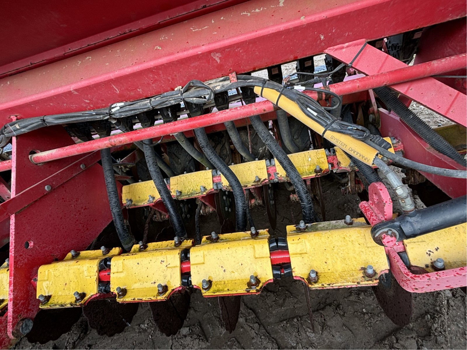 Drillmaschine des Typs Väderstad Rapid RD 400 S, Gebrauchtmaschine in Gadebusch (Bild 4)