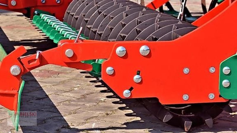 Drillmaschinenkombination des Typs Agro-Masz Agregat uprawowy ciężki AUC 40H / CULTIVADOR PESADO AUC 40H / Schwerer Grubber AUC 40H, Neumaschine in Jedwabne (Bild 4)