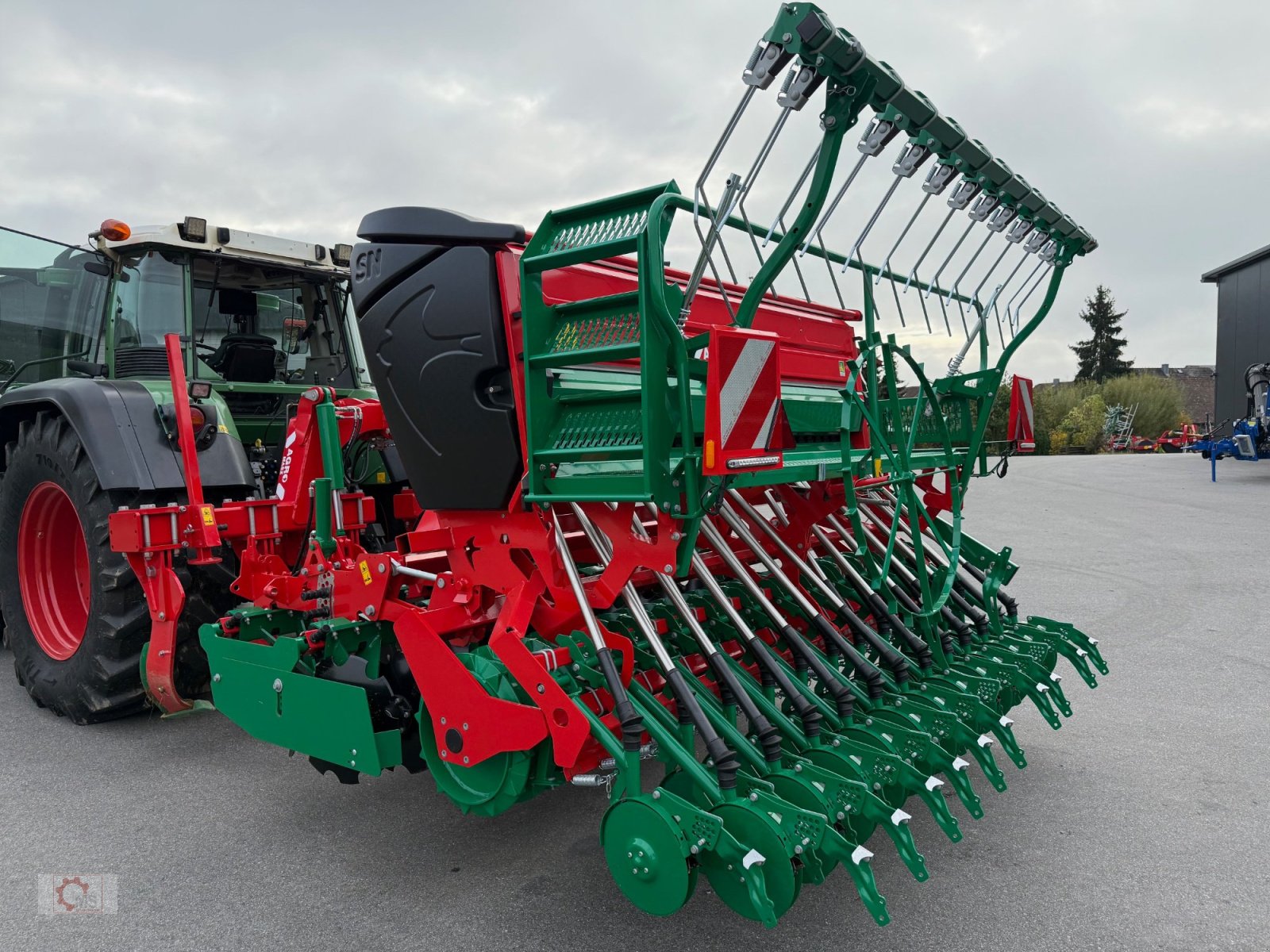 Drillmaschinenkombination du type Agro-Masz SN301 ANT30 DURO30 Sämaschine Scheibenegge Tiefenlockerer, Neumaschine en Tiefenbach (Photo 5)