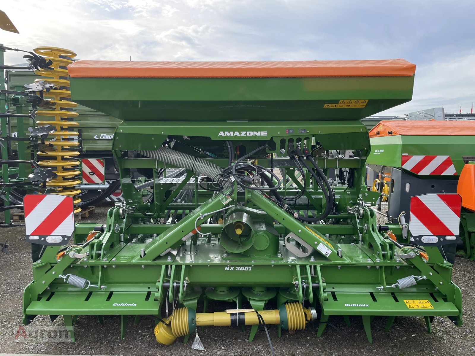 Drillmaschinenkombination des Typs Amazone CENTAYA 3000 Spezial + KX 3001, Neumaschine in Meißenheim-Kürzell (Bild 3)