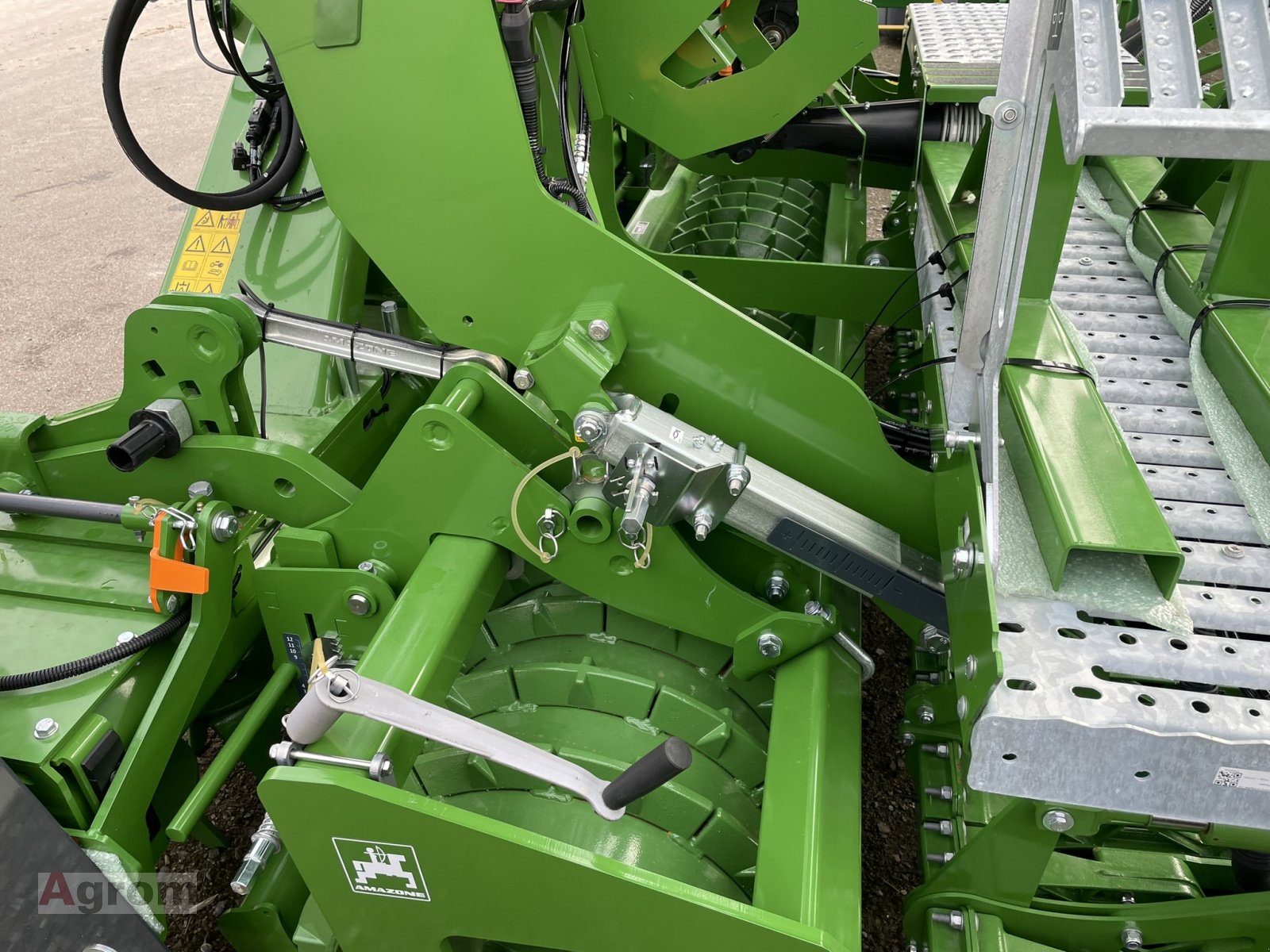 Drillmaschinenkombination des Typs Amazone CENTAYA 3000 Spezial + KX 3001, Neumaschine in Meißenheim-Kürzell (Bild 8)