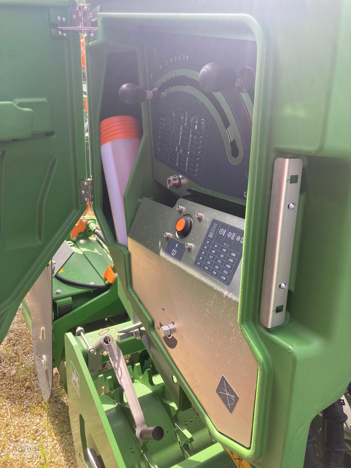 Drillmaschinenkombination des Typs Amazone KG 3001 Special + Cataya 3000 Super, Neumaschine in Münsingen (Bild 8)