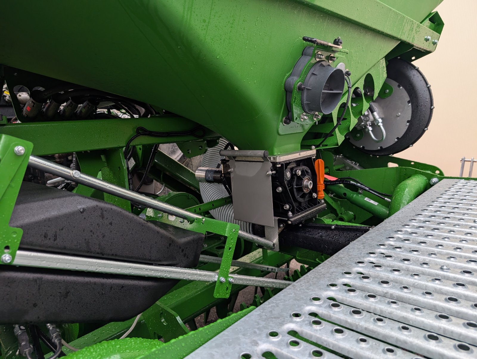 Drillmaschinenkombination des Typs Amazone KG 3001 Special mit Centaya 3000 Super, Neumaschine in Altbierlingen (Bild 9)