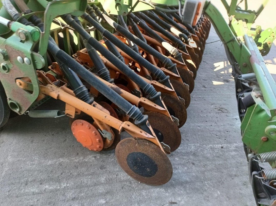 Drillmaschinenkombination des Typs Amazone KG 403 + ADP/KW 403, Gebrauchtmaschine in Liebenwalde (Bild 17)