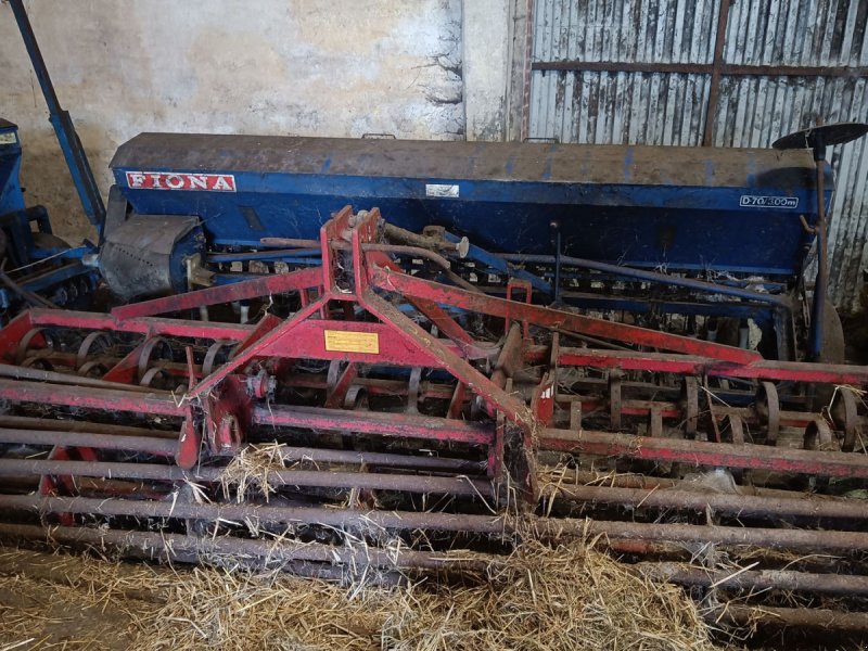 Drillmaschinenkombination of the type Fiona med Doublet-Record harve 3 meter med en 2,5 m Fiona såmaskine til reservedele, Gebrauchtmaschine in Egtved