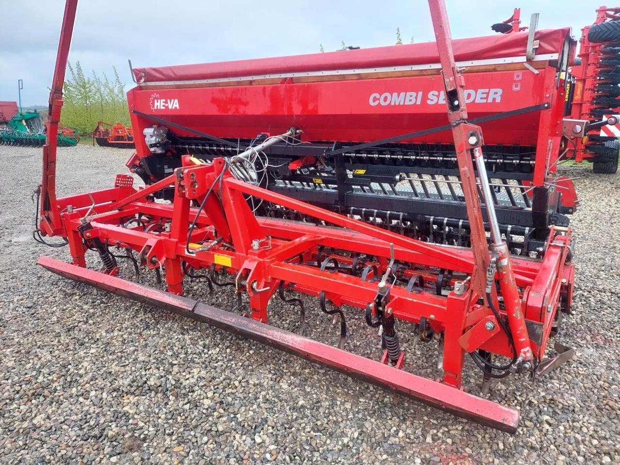 Drillmaschinenkombination del tipo HE-VA Combi-Seeder 4m, Gebrauchtmaschine In Hammel (Immagine 2)