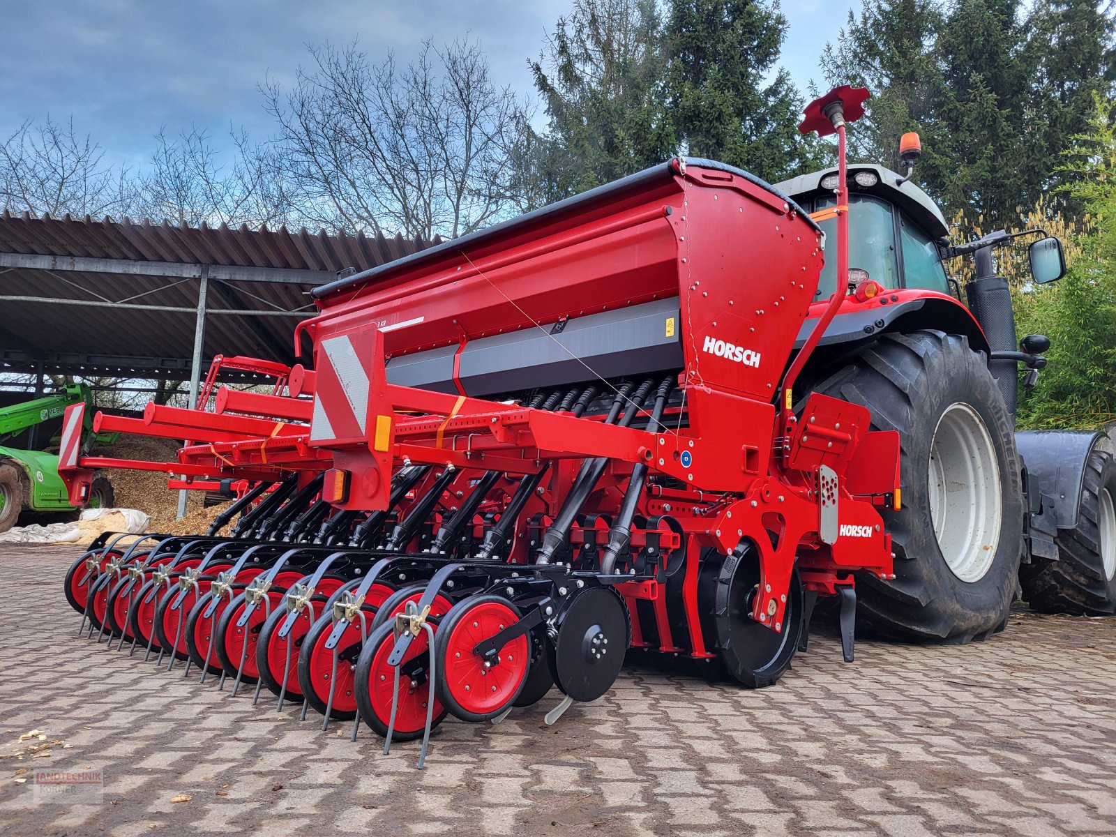 Drillmaschinenkombination of the type Horsch Versa 3 KR, Neumaschine in Kirkel-Altstadt (Picture 1)