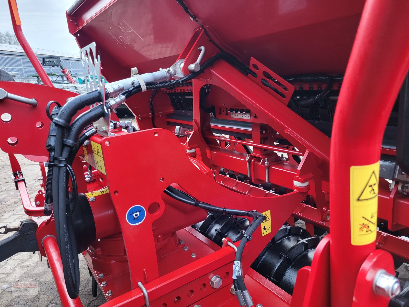 Drillmaschinenkombination of the type Horsch Versa 3 KR, Neumaschine in Kirkel-Altstadt (Picture 10)