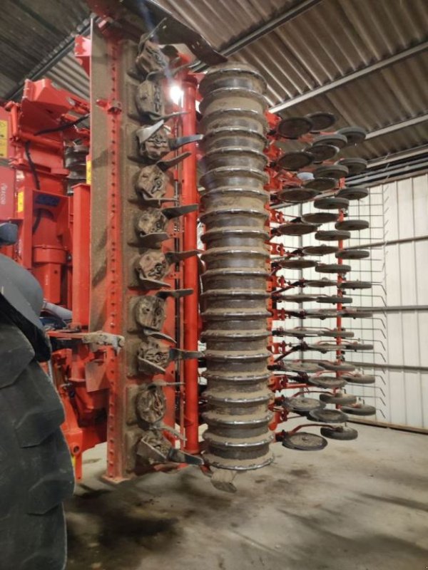 Drillmaschinenkombination του τύπου Kuhn BTF, Gebrauchtmaschine σε FRESNAY LE COMTE (Φωτογραφία 6)