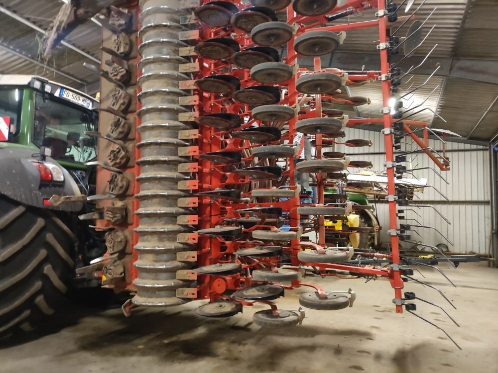 Drillmaschinenkombination του τύπου Kuhn BTF, Gebrauchtmaschine σε FRESNAY LE COMTE (Φωτογραφία 2)