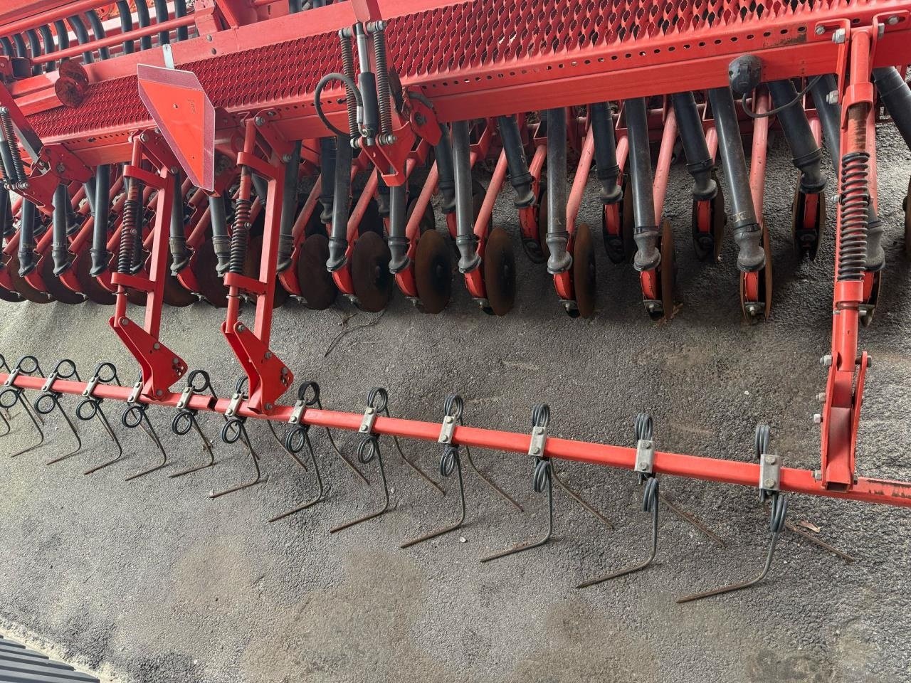 Drillmaschinenkombination del tipo Kuhn COMBILINER 4M, Gebrauchtmaschine In Trige (Immagine 14)