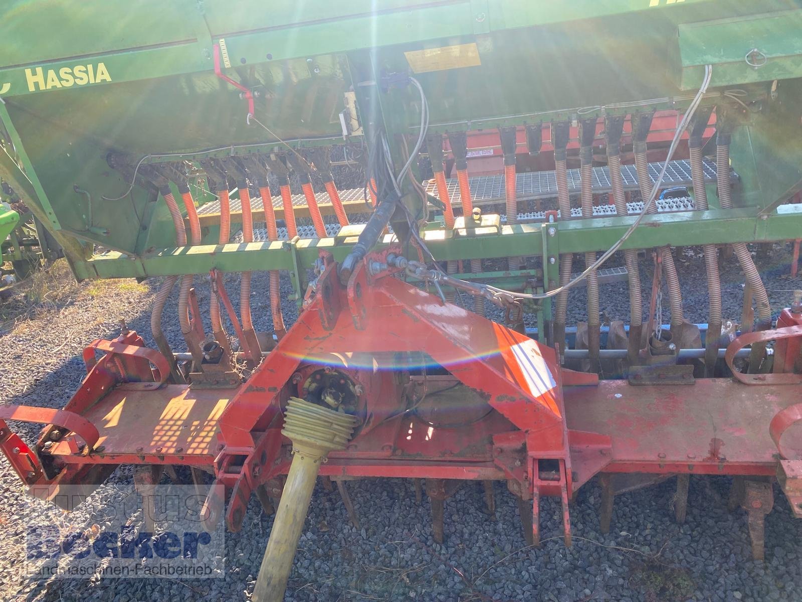 Drillmaschinenkombination of the type Kuhn HR 250 + Hassia, Gebrauchtmaschine in Weimar-Niederwalgern (Picture 2)