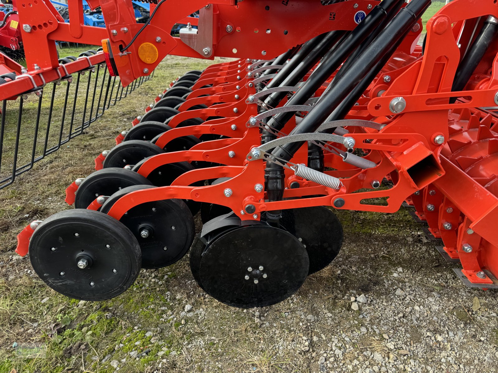 Drillmaschinenkombination of the type Kuhn HR 304 + Sitera 330-20e, Neumaschine in Buch am Wald (Picture 4)