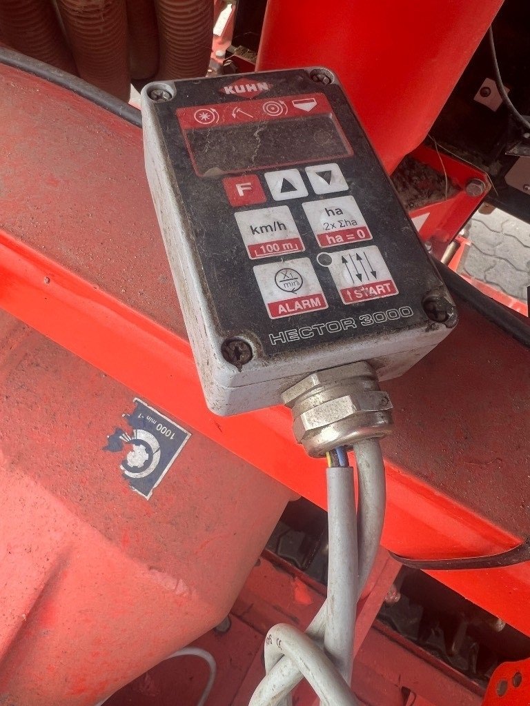 Drillmaschinenkombination of the type Kuhn HR 4004 D, Gebrauchtmaschine in Mern (Picture 9)