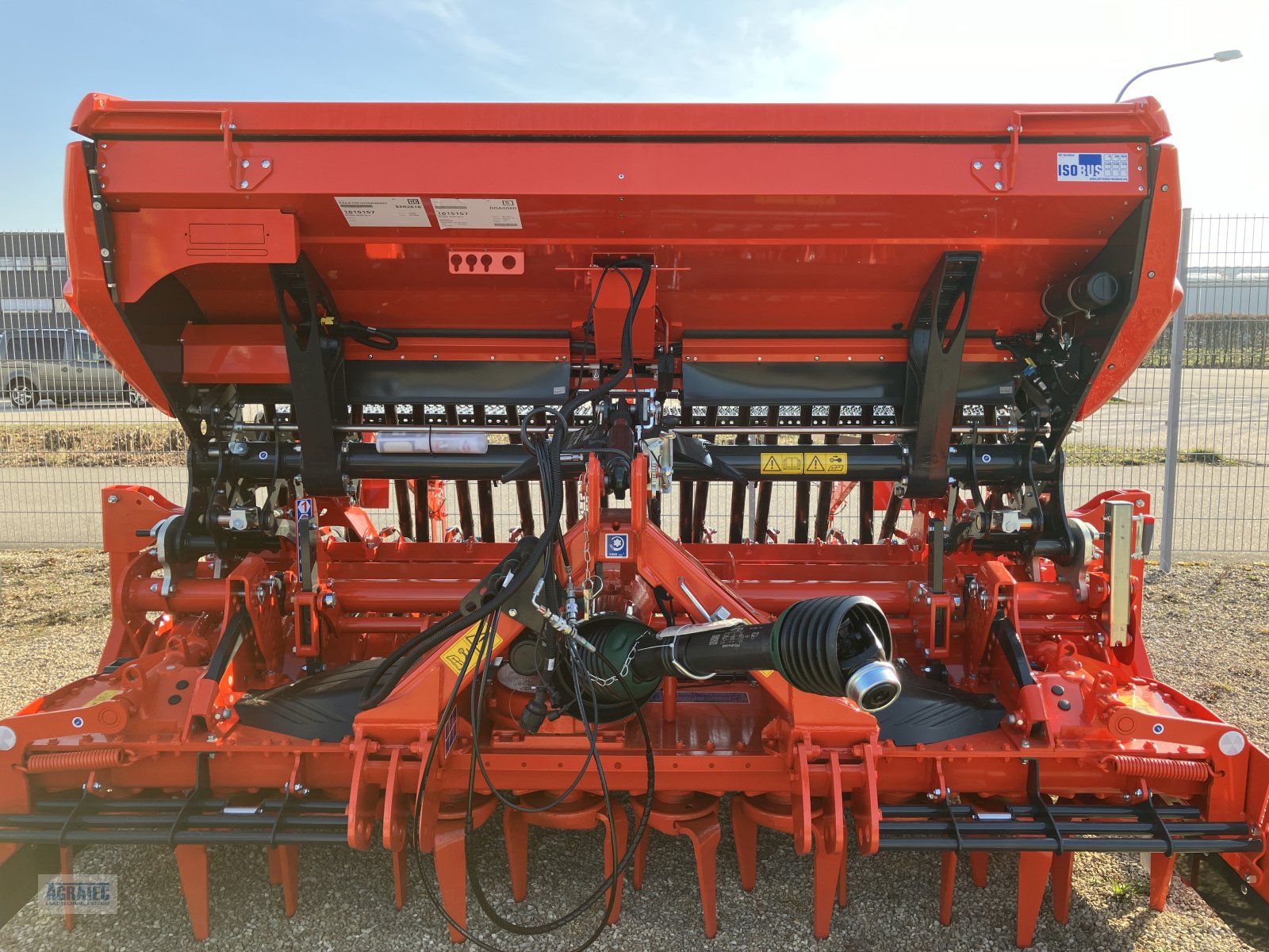 Drillmaschinenkombination of the type Kuhn HR3020 & Sitera 3030-24E, Neumaschine in Salching bei Straubing (Picture 2)