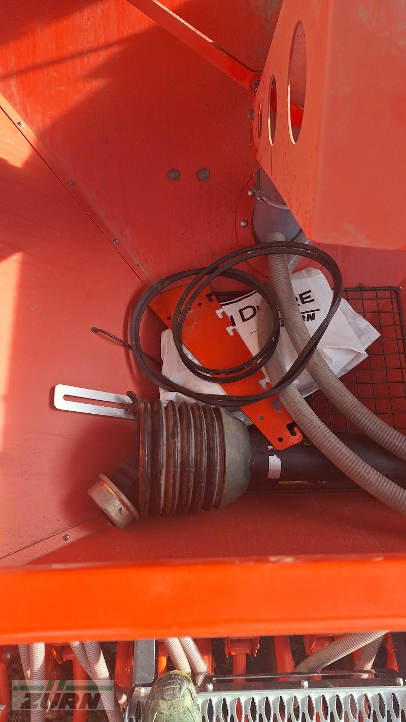 Drillmaschinenkombination del tipo Kuhn HRB303D + Combiliner Venta EC3, Gebrauchtmaschine In Altenschönbach (Immagine 8)