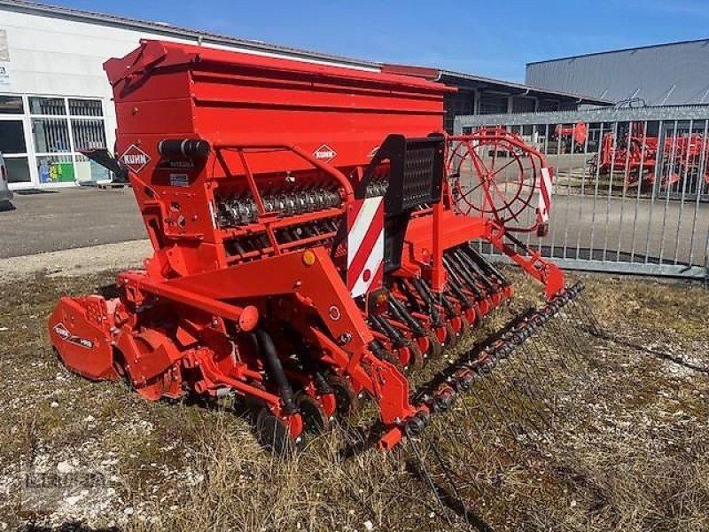 Drillmaschinenkombination typu Kuhn KUHN HRB 303 und Integra 3003 SD 24 Reihen und großem Saattank, Vorführmaschine v Erbach (Obrázek 2)