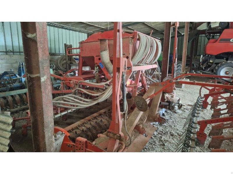 Drillmaschinenkombination del tipo Kuhn LC402 + HR 403D, Gebrauchtmaschine In CHAUMONT (Immagine 1)