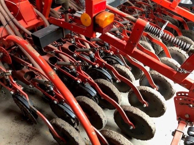 Drillmaschinenkombination del tipo Kuhn NC 4000 COMBILINER, Gebrauchtmaschine In Maribo (Immagine 4)