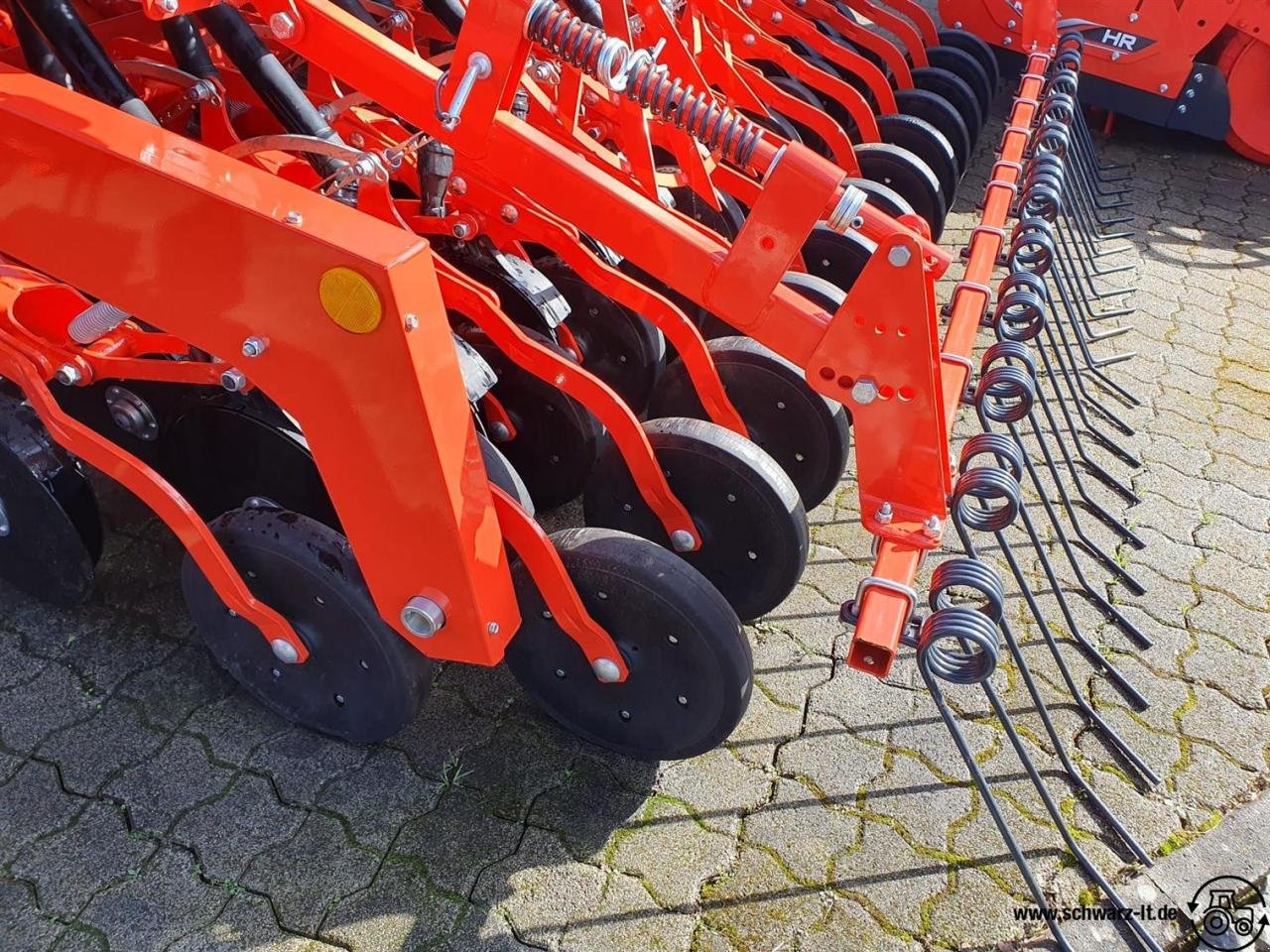 Drillmaschinenkombination des Typs Kuhn Sitera 3000 24DS, Neumaschine in Aspach (Bild 10)