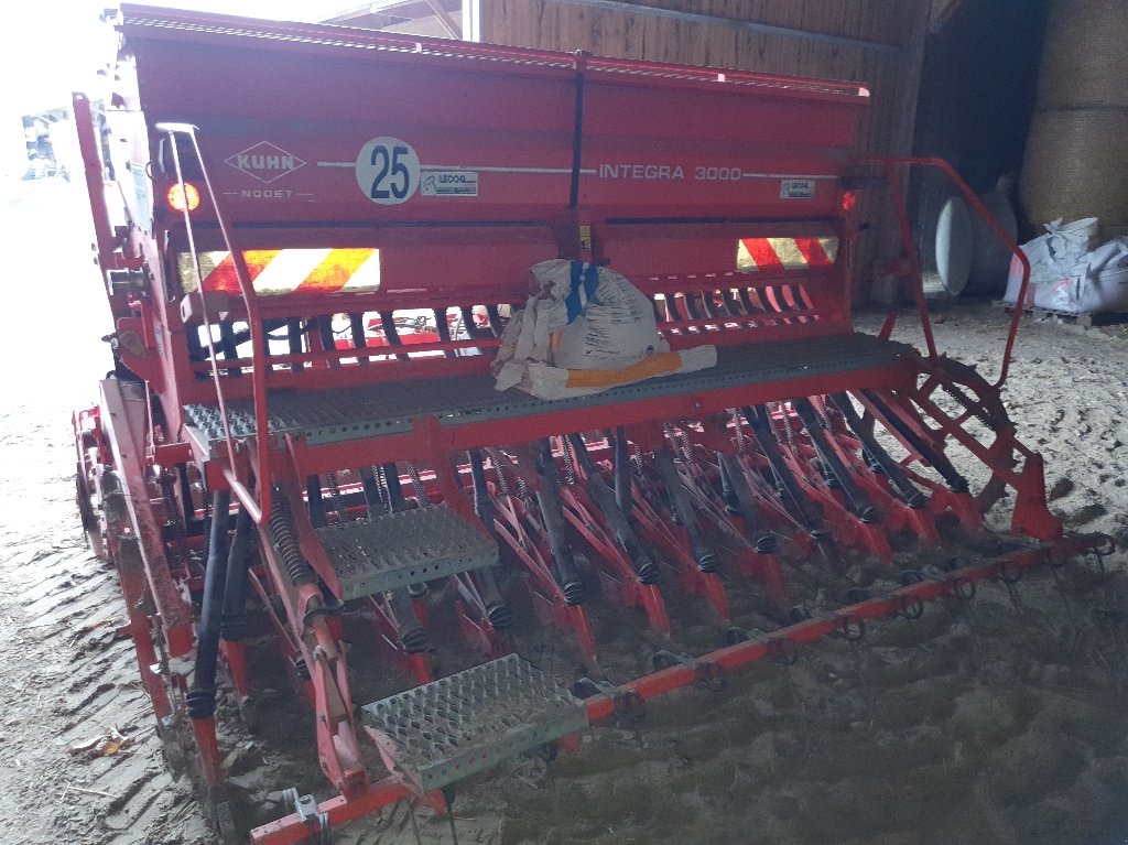 Drillmaschinenkombination du type Kuhn SOCS, Gebrauchtmaschine en BRECEY (Photo 4)