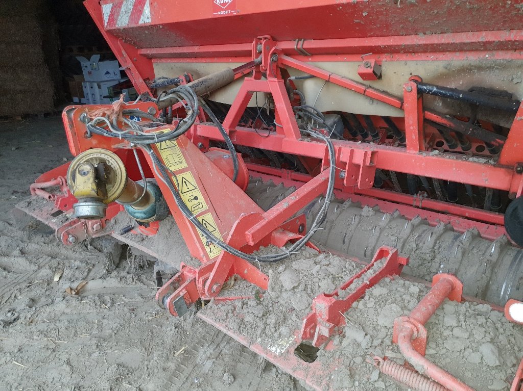 Drillmaschinenkombination du type Kuhn SOCS, Gebrauchtmaschine en BRECEY (Photo 8)