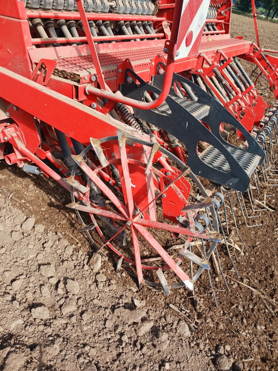 Drillmaschinenkombination του τύπου Kuhn SOCS, Gebrauchtmaschine σε SAINT HILAIRE EN MORVAN (Φωτογραφία 3)