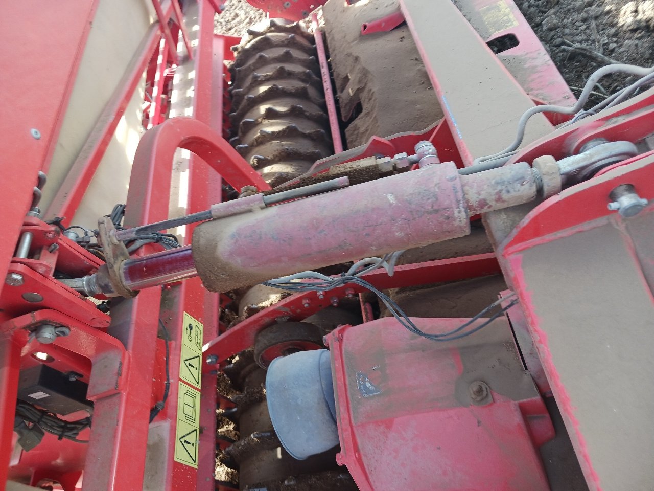 Drillmaschinenkombination του τύπου Kuhn SOCS, Gebrauchtmaschine σε SAINT HILAIRE EN MORVAN (Φωτογραφία 4)