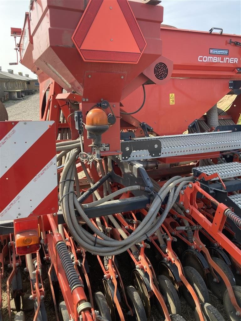 Drillmaschinenkombination typu Kuhn Venta NC 4000 Combiliner Med Hatzenbichler luftsåmaskine, Gebrauchtmaschine v Glamsbjerg (Obrázek 10)