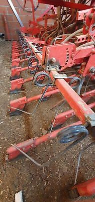 Drillmaschinenkombination tip Kuhn VENTA TI 402, Gebrauchtmaschine in PEYROLE (Poză 9)